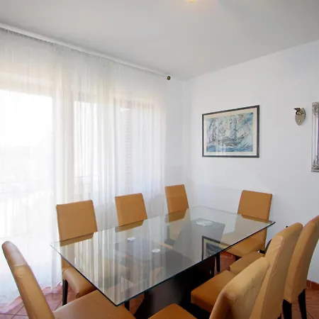 Apartmán Leona *