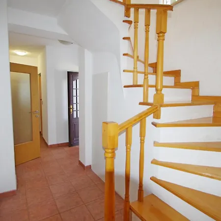 Leona Apartmán *
